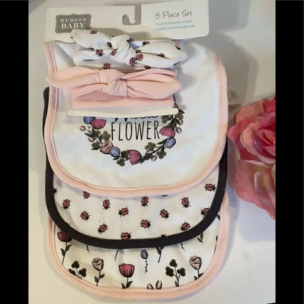 🛍Hudson Baby 5 Piece Set 3 Soft & absorbent bibs 2 style & fun headbands